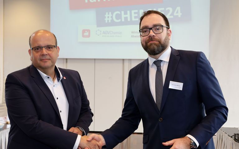 Verhandelnde beim ersten Treffen in der Tarifrunde Chemie 2024 in Frankenthal. Foto: Chemieverbände Rheinland-Pfalz