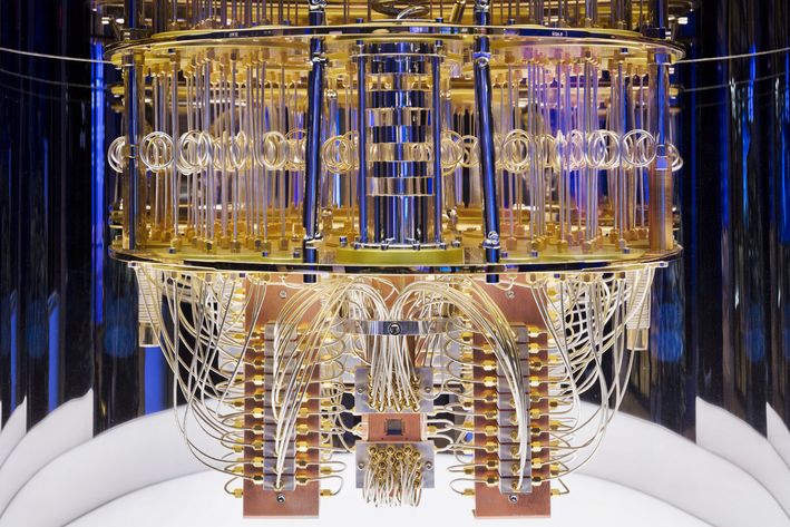 Aufwendige Kühltechnik: Quantencomputer arbeiten bei Temperaturen nahe am absoluten Nullpunkt. Foto: IBM Deutschland