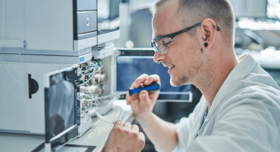 AbbVie-Wissenschaftler im Labor. Foto: AbbVie