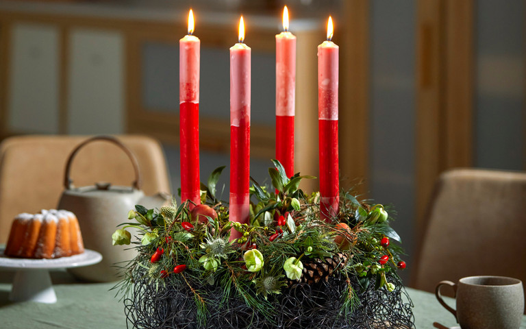 So gelingen haltbare und edle Adventsgestecke