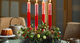 So gelingen haltbare und edle Adventsgestecke