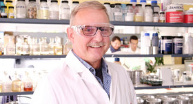 So arbeitet der Laborleiter von Jansen Lacke