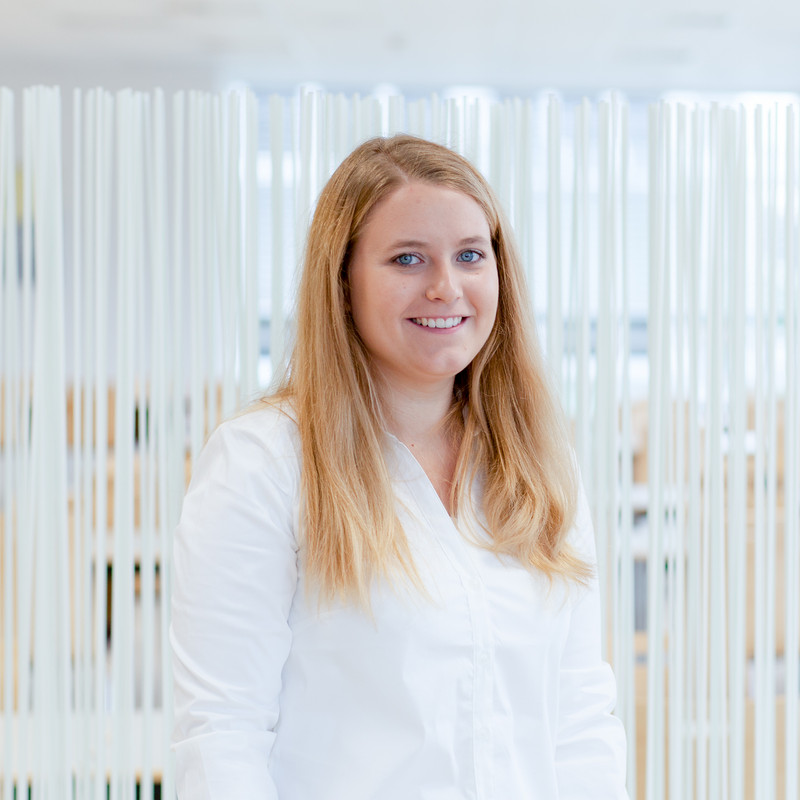 Auszubildende Eva Sauer bei LTS in Andernach.