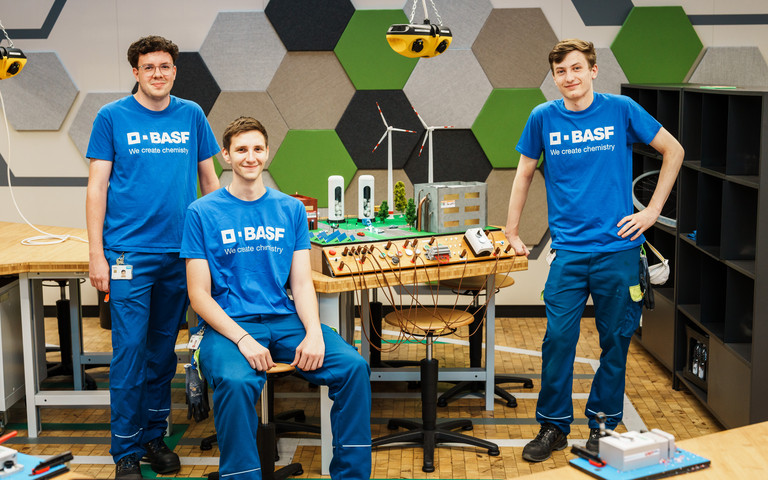 BASF-Azubis geben Einblicke in die Ausbildung. 