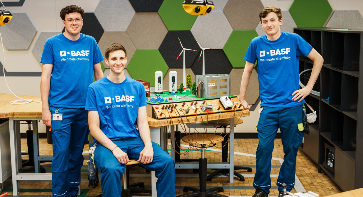 BASF-Azubis geben Einblicke in die Ausbildung. 