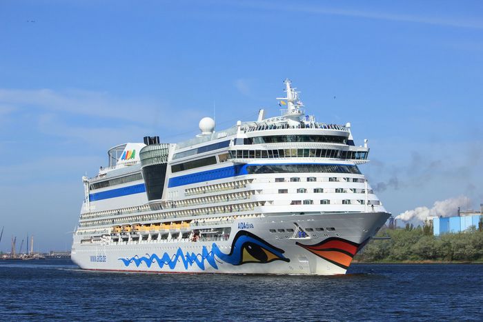 Kreuzfahrten: Aida Cruises wird ab 2021 als weltweit erste Kreuzfahrtreederei die Nutzung von Brennstoffzellen auf einem großen Passagierschiff in der Praxis testen. Foto: Adobestock