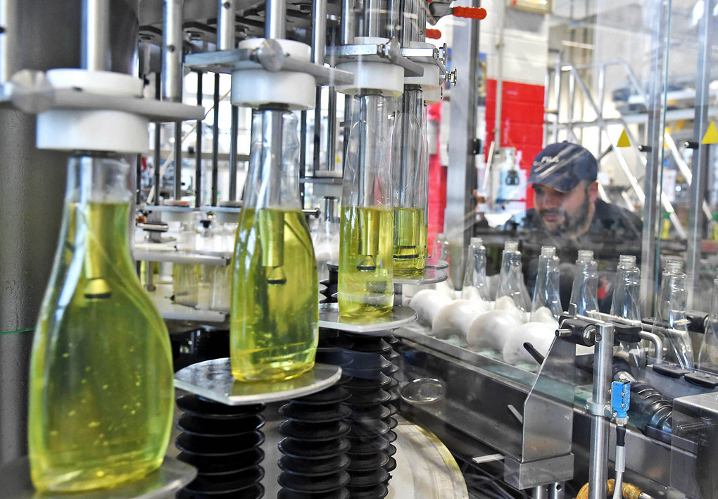 Nachhaltig: In der Produktion von Werner + Merz kommt recycelter Kunststoff zum Einsatz. Foto: Werner + Merz