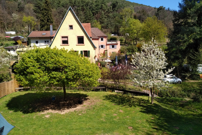 Besucher auf dem Campingplatz Wappenschmiede. 