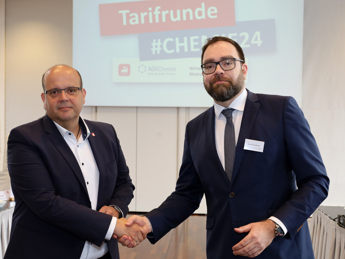 Verhandelnde beim ersten Treffen in der Tarifrunde Chemie 2024 in Frankenthal. Foto: Chemieverbände Rheinland-Pfalz