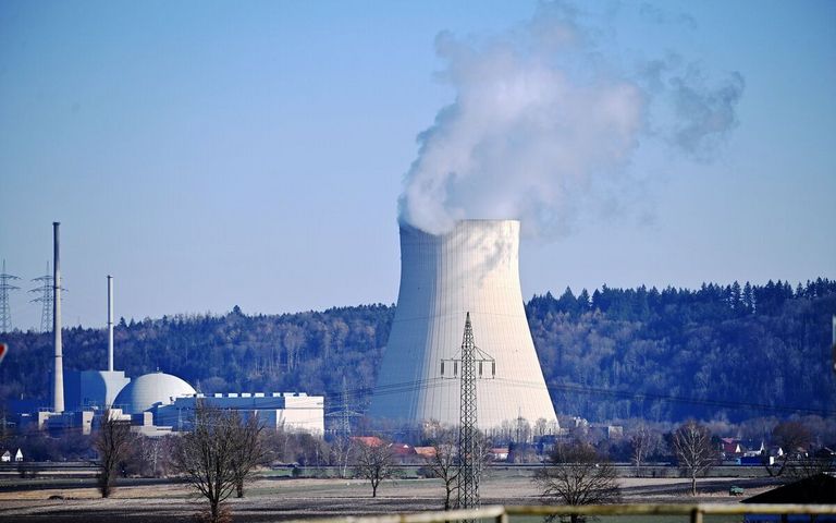 Der Kühlturm eines Atomkraftwerks.