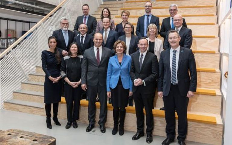 BASF-Vertreter und Mitglieder der Landesregierung von Rheinland-Pfalz. Foto: BASF.