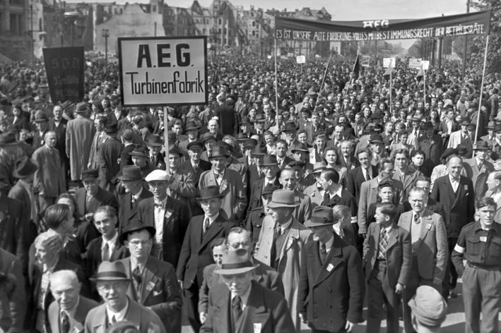 1949 in Berlin: Arbeiter demonstrieren unter anderem für volle Mitbestimmung in den Betrieben. Foto: picture alliance
