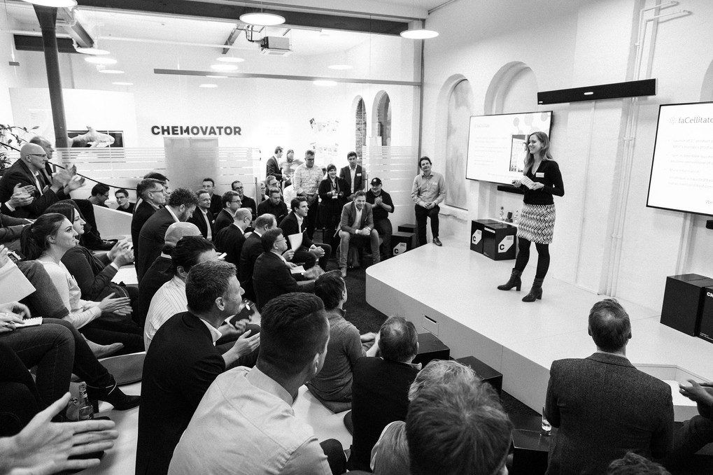 In der Pitch-Arena muss jedes Team seine Idee vorstellen und verteidigen. Foto: Chemovator GmbH