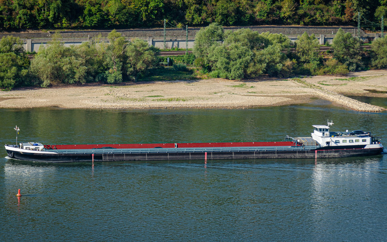 Niedrigwasser macht den Rhein zum Engpass