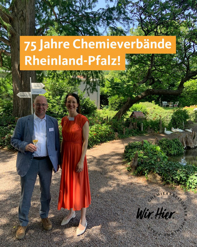 Gestern durften wir gemeinsam mit unserem langjährigen Kunden auf dem Weingut Fitz Ritter in Bad Dürkheim ein besonderes Ereignis feiern: Seit 75 Jahren begleiten die Rheinland-Pfalz ihre Mitgliedsunternehmen!