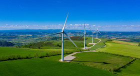 Ein Windpark in Deutschland