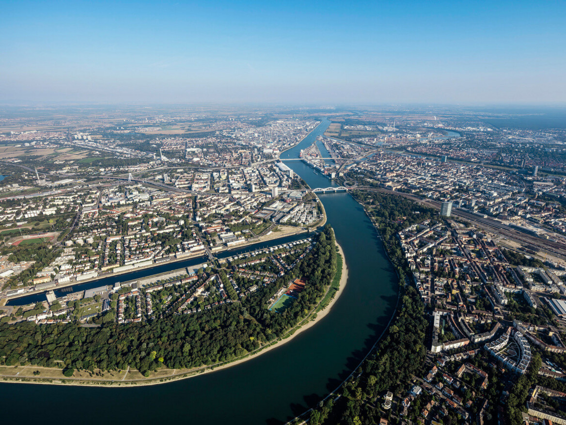 Blick auf Ludwigshafen mit dem Industriestandort BASF. Foto: BASF SE
