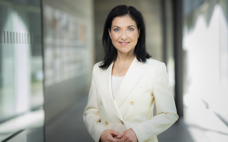 Kabinettsmitglieder und Tarifpartner legen die Nationale Chemieagenda vor