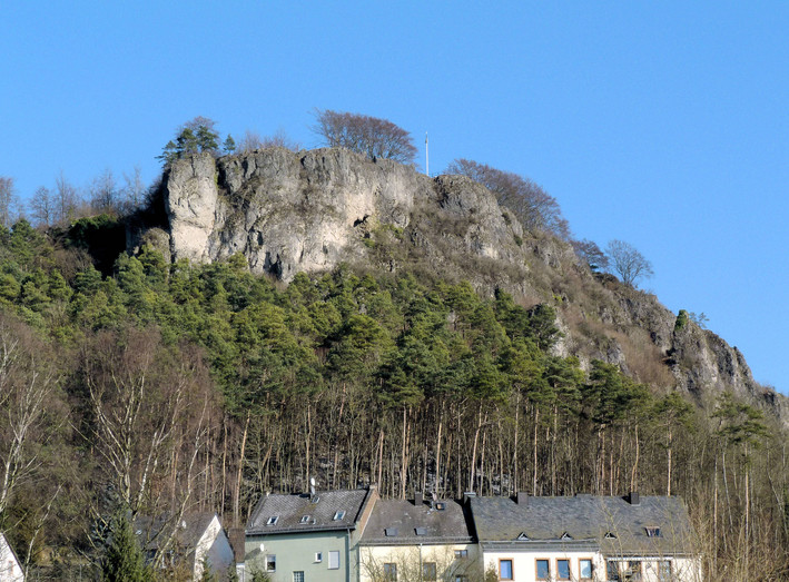 Der Dolomitenfelsen Munterley bei Gerolstein. Foto: imago / Martin Werner.