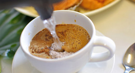 Evonik hilft, damit Kaffeepulver nicht verklumpt. Foto: Shutterstock