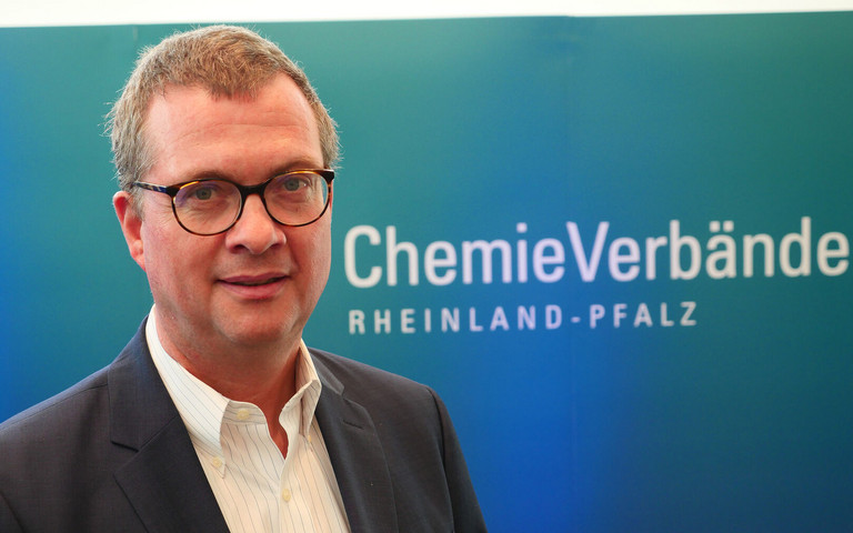 Sebastian Schäfer wurde als Vorsitzender der Chemieverbände Rheinland-Pfalz wiedergewählt. 