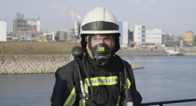 Feuerwehrübung: Einsatz auf dem Rhein