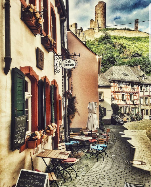 Café Plüsch in Monreal. Foto: Instagram-User _smjv_